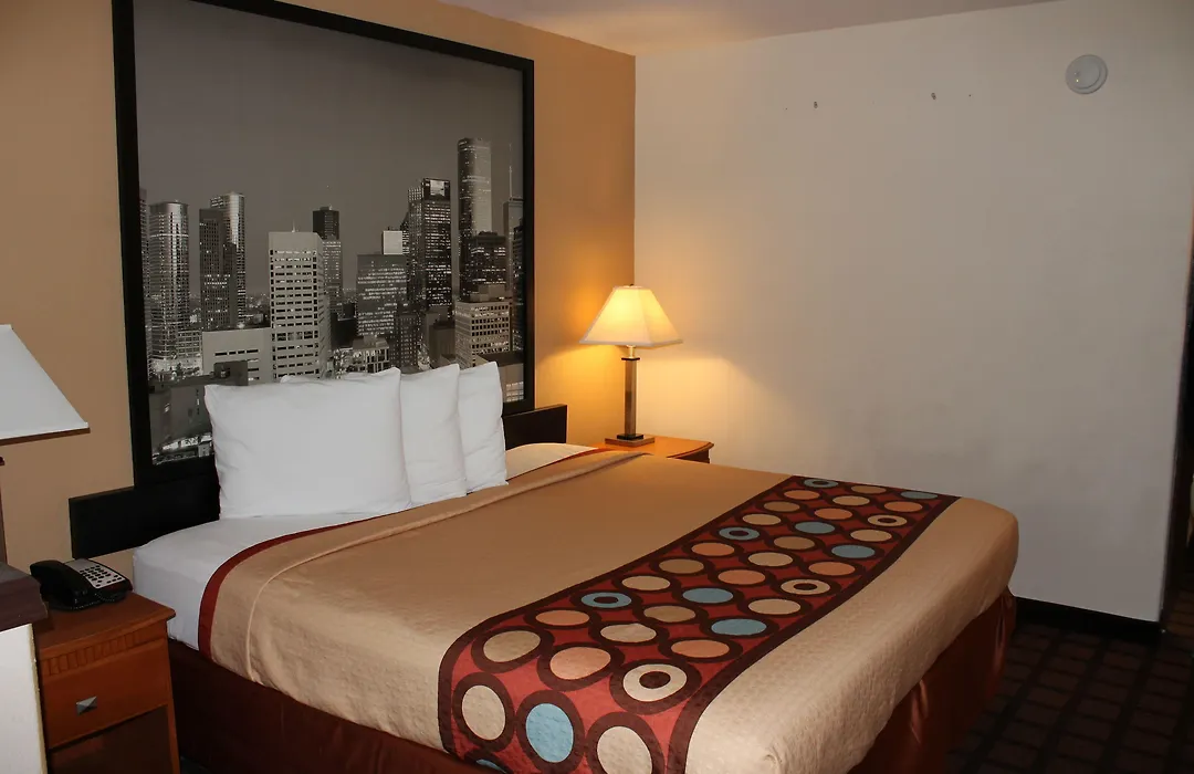 Super 8 By Wyndham Beaumont I-10 College St-1