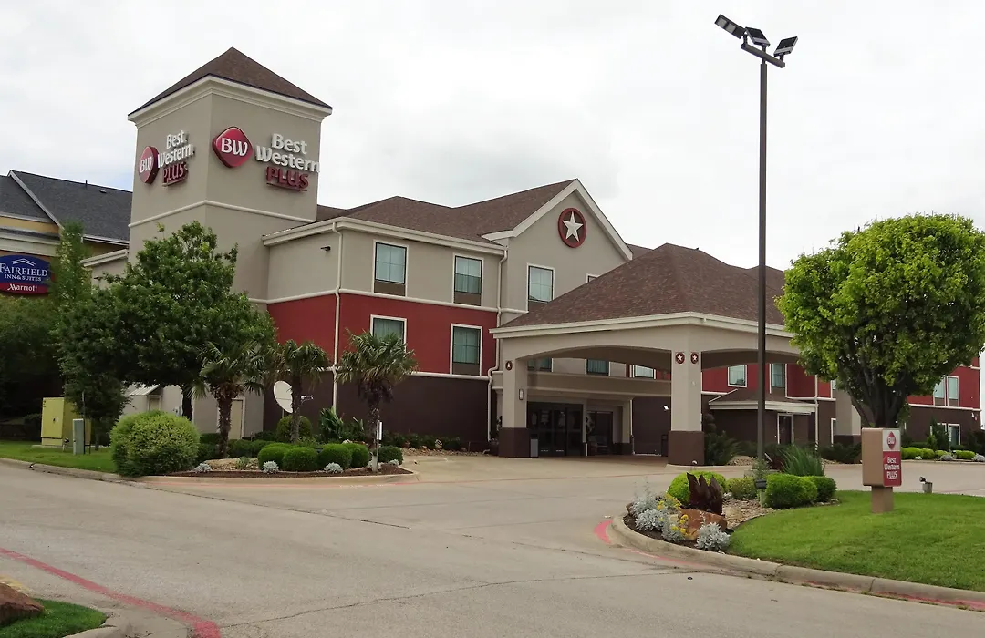Best Western Plus Denton Inn & Suites-1