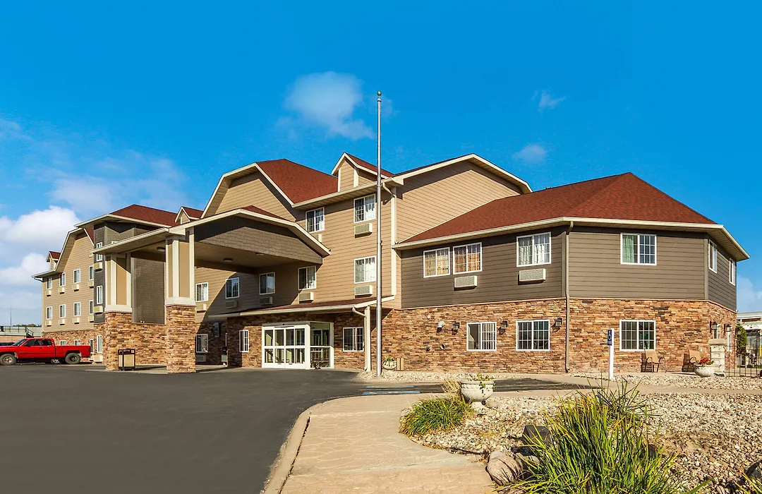 Red Roof Inn & Suites Omaha - Council Bluffs-1