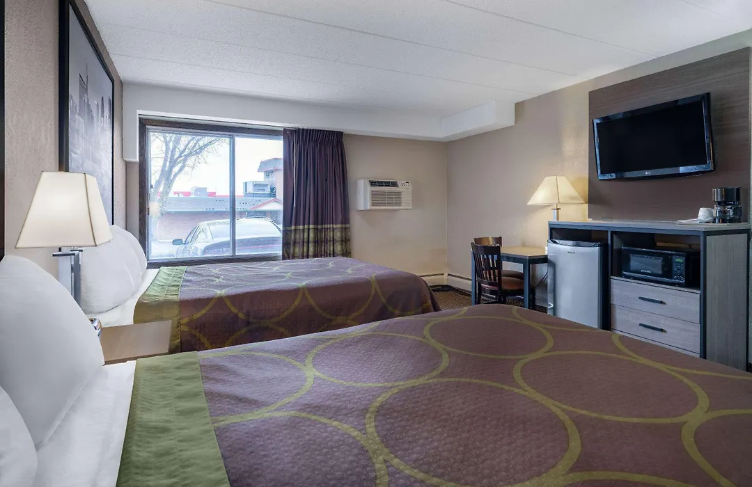 Super 8 By Wyndham Owatonna-1