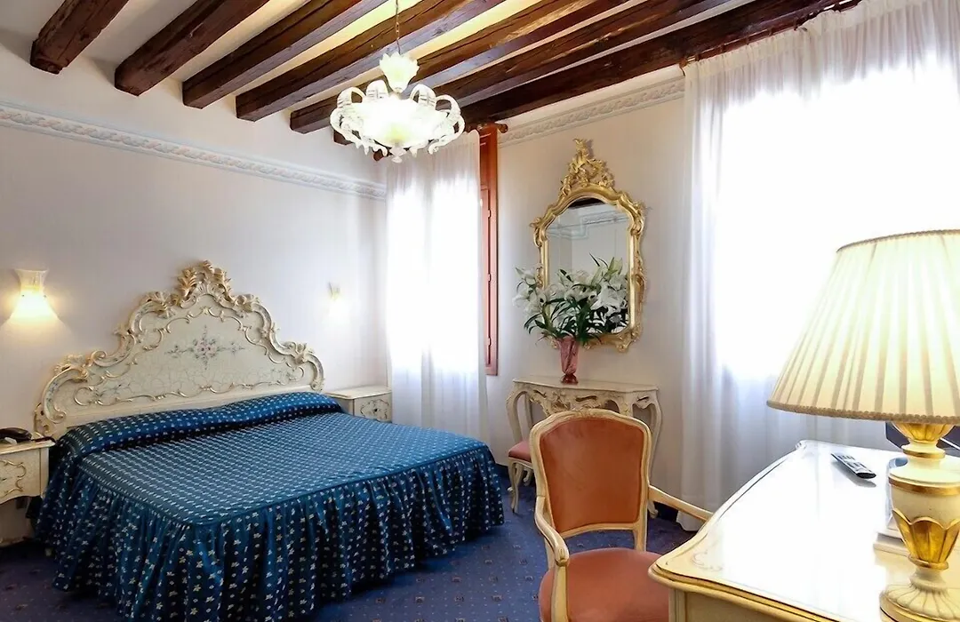 Hotel Diana-1