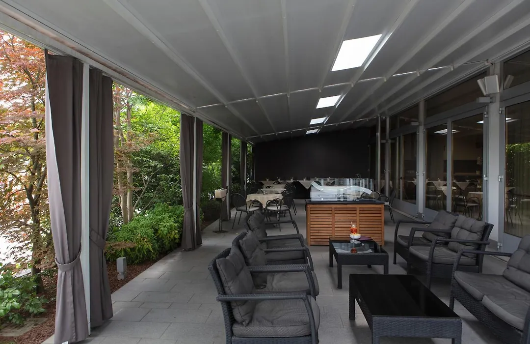 Smart Hotel Holiday-1
