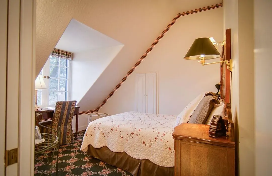 The Campbell House Inn-1