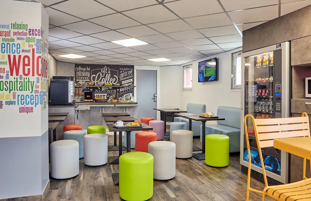 Welcomotel Les Mureaux-1