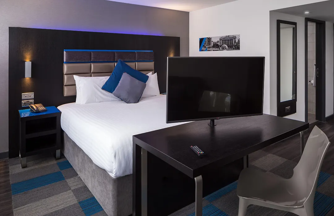 Roomzzz Nottingham City-1