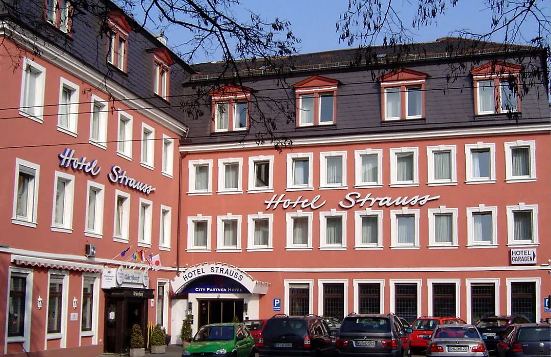 City Partner Hotel Strauss-1