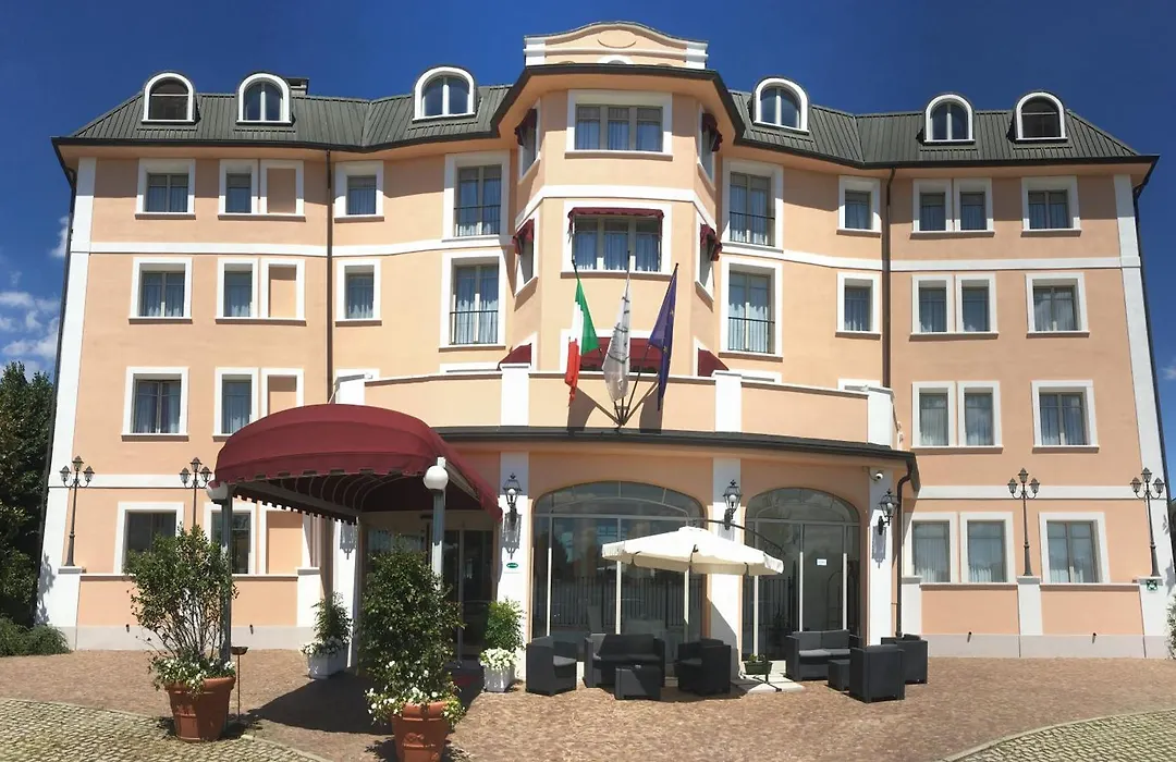Green Hotel-1
