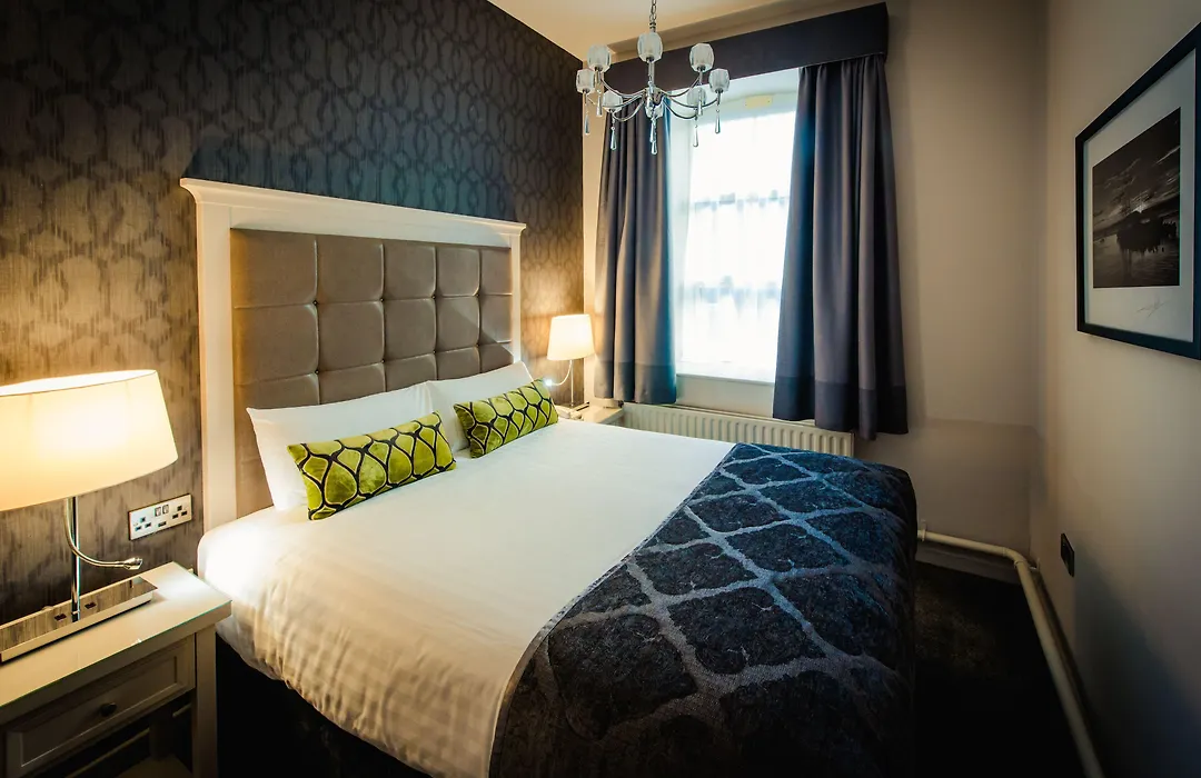 Hotel Isaacs Cork City-1