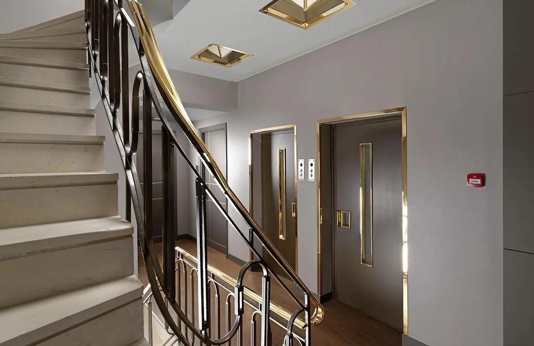 Holiday Suites-1