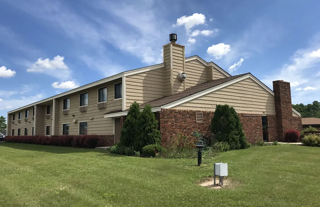 Americinn By Wyndham West Bend-1