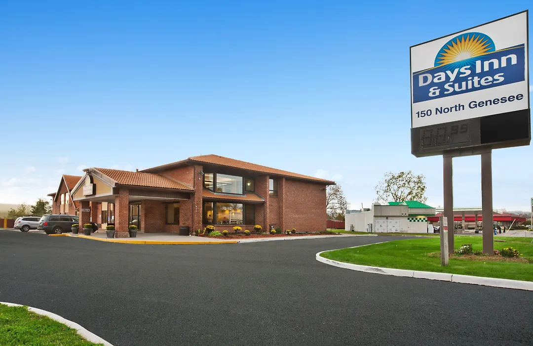 Days Inn By Wyndham Utica-1