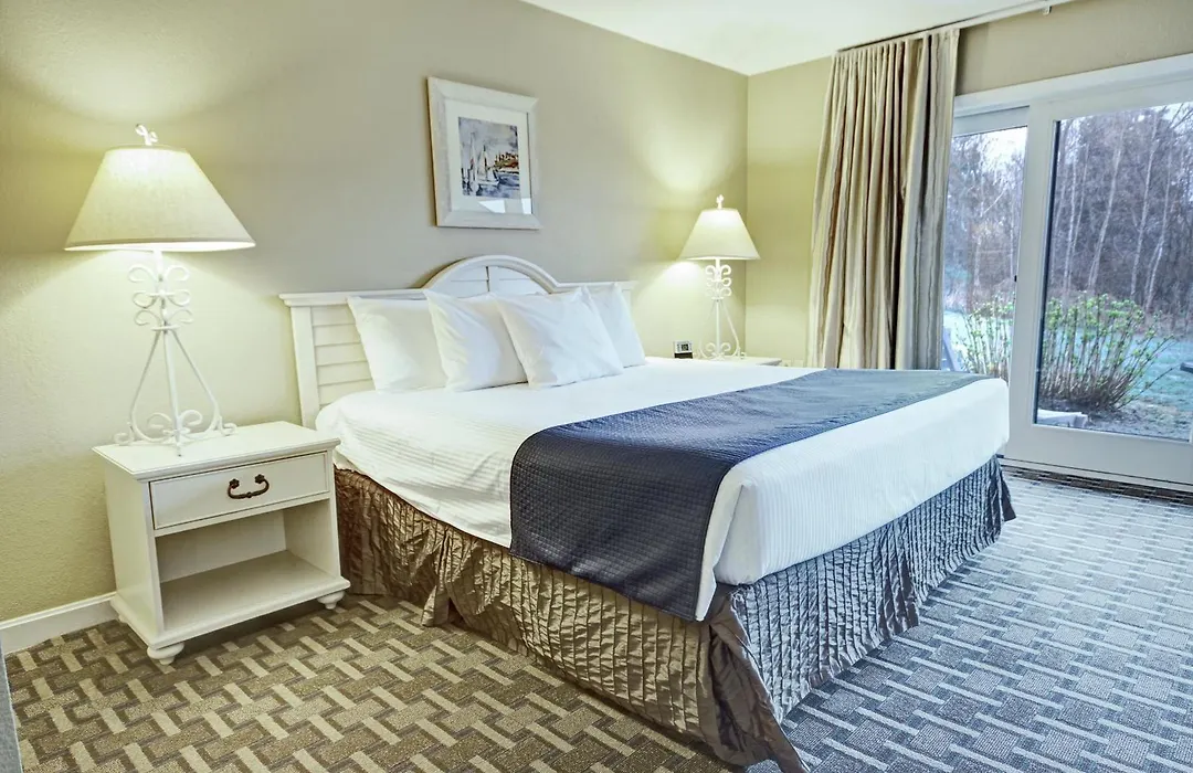 Club Wyndham Newport Overlook-1