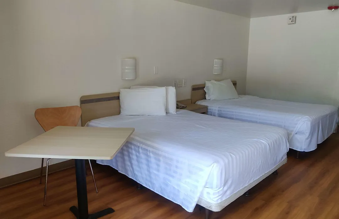 Travelodge By Wyndham Fayetteville-1