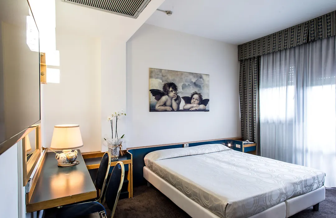 Hotel Mirage-1