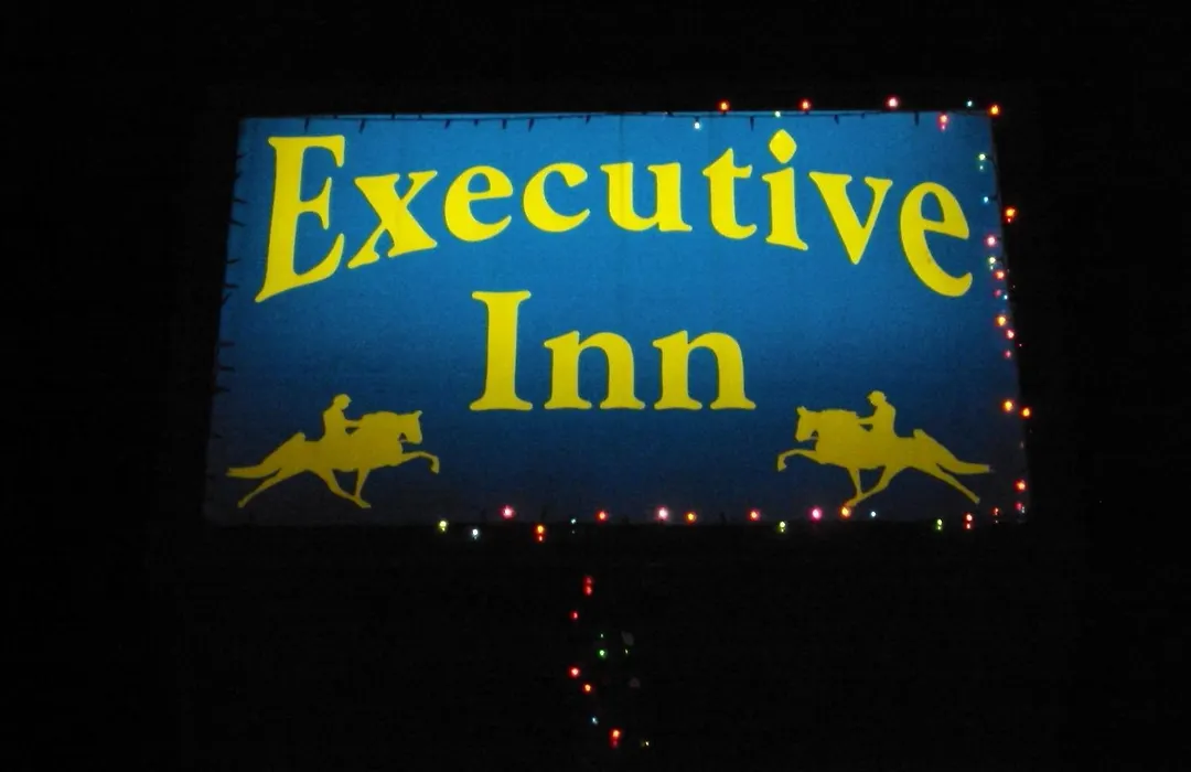 Executive Inn-1