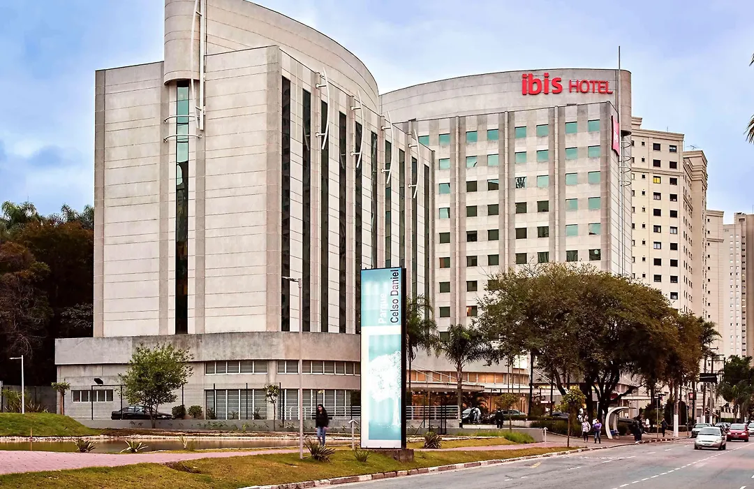 Ibis Santo Andre-1