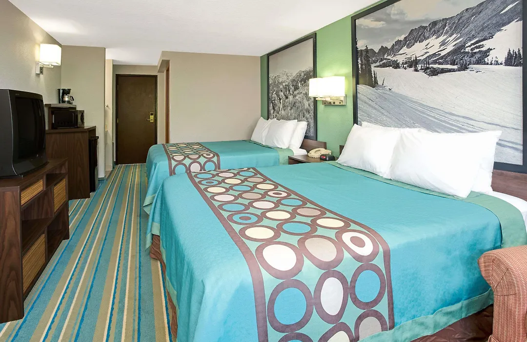 Super 8 By Wyndham Denver Stapleton-1