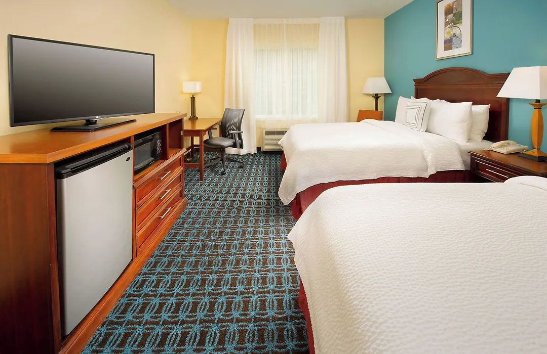 Fairfield Inn & Suites By Marriott Marshall-1