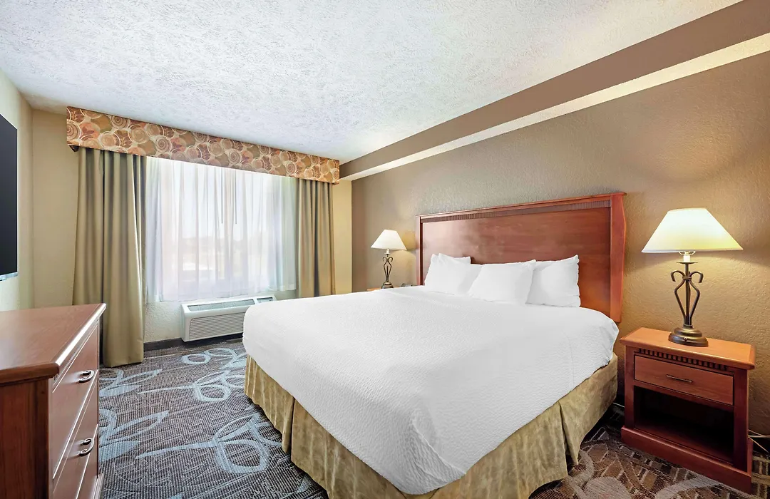 Best Western Plus Mid Nebraska Inn & Suites-1