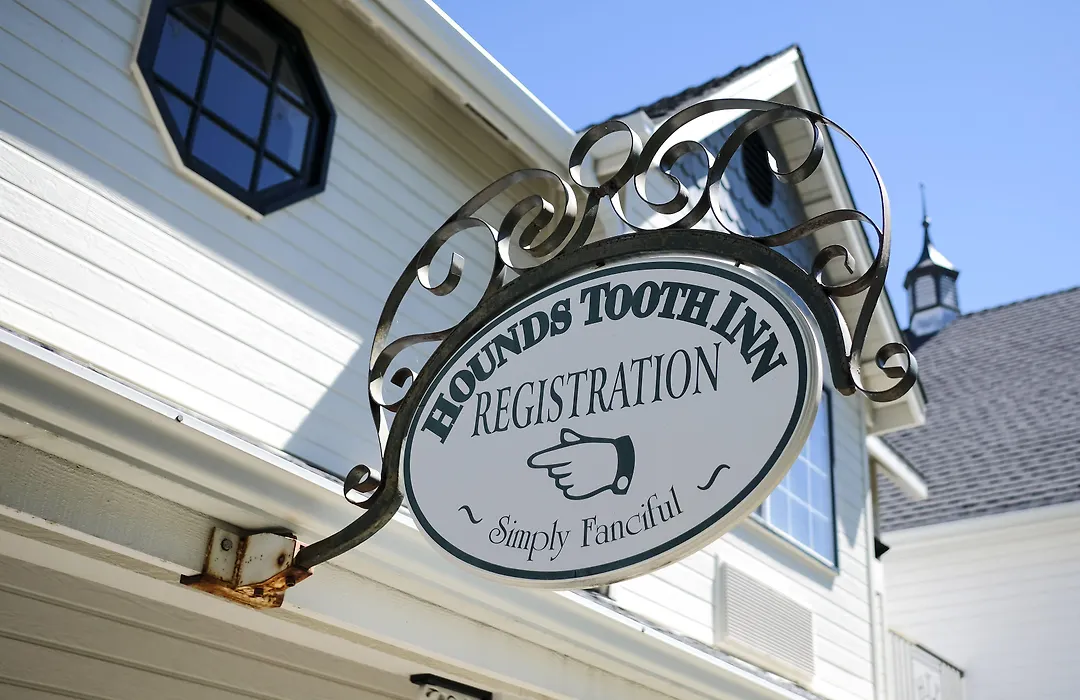 Hounds Tooth Inn-1