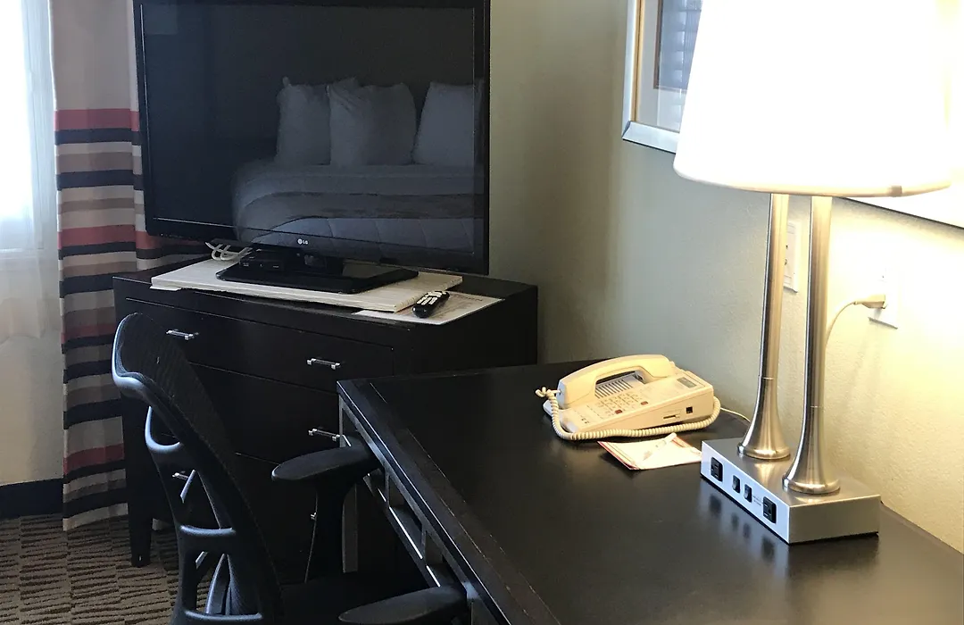 Hawthorn Suites-1