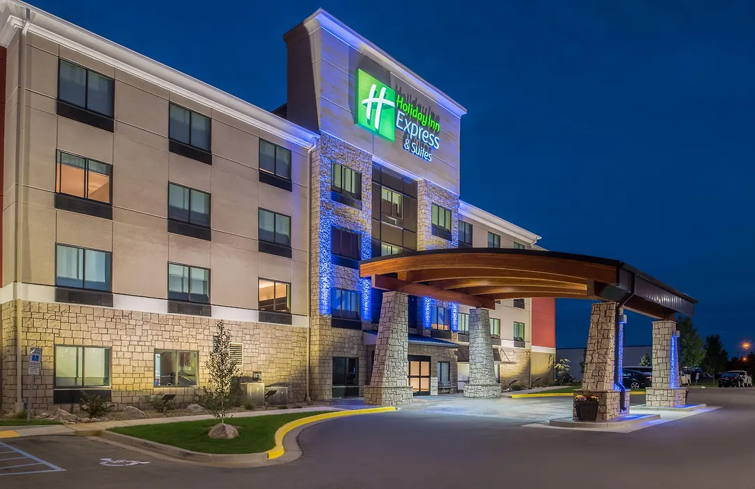 Holiday Inn Express Hotel & Suites Bismarck By Ihg-1