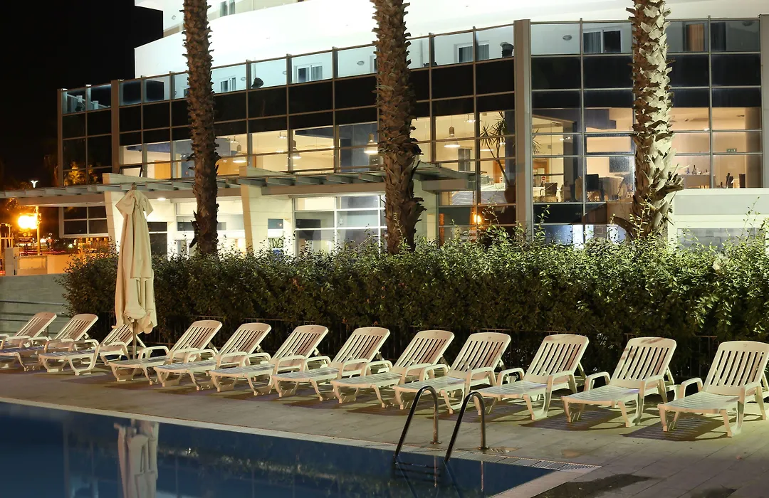 Sea Lion Hotel-1