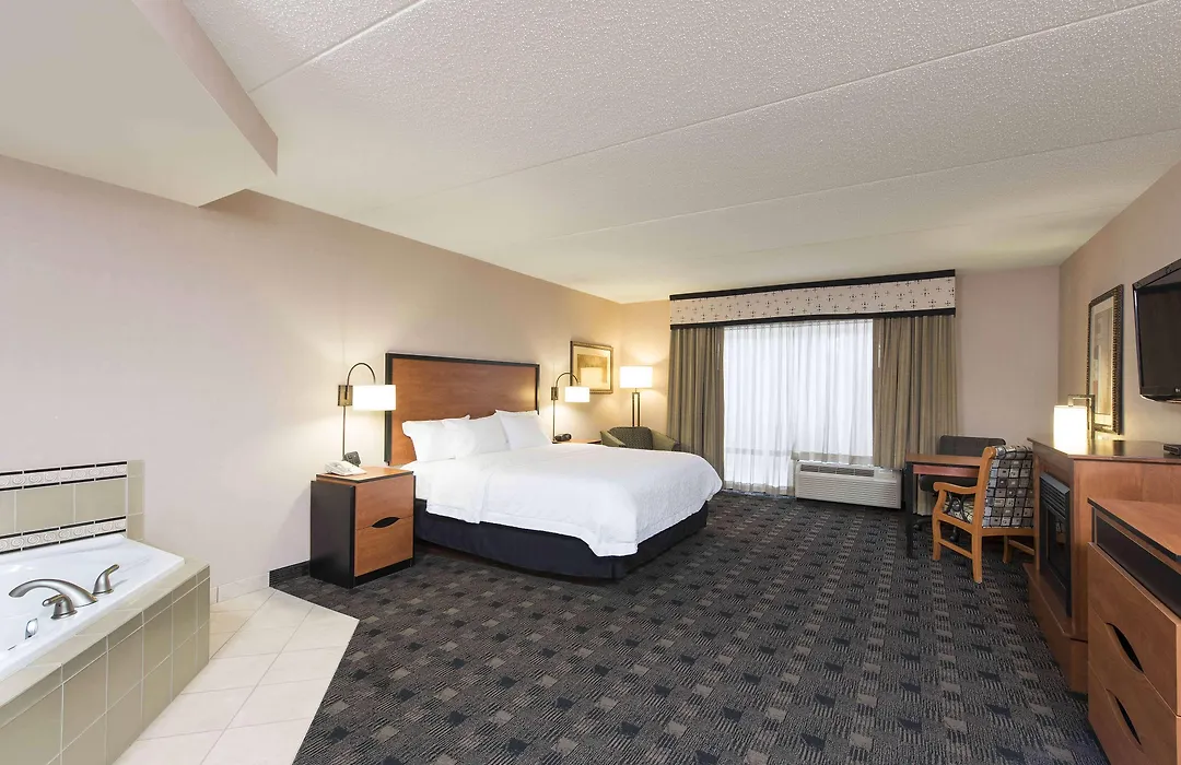 Hampton Inn And Suites Indianapolis-Fishers-1