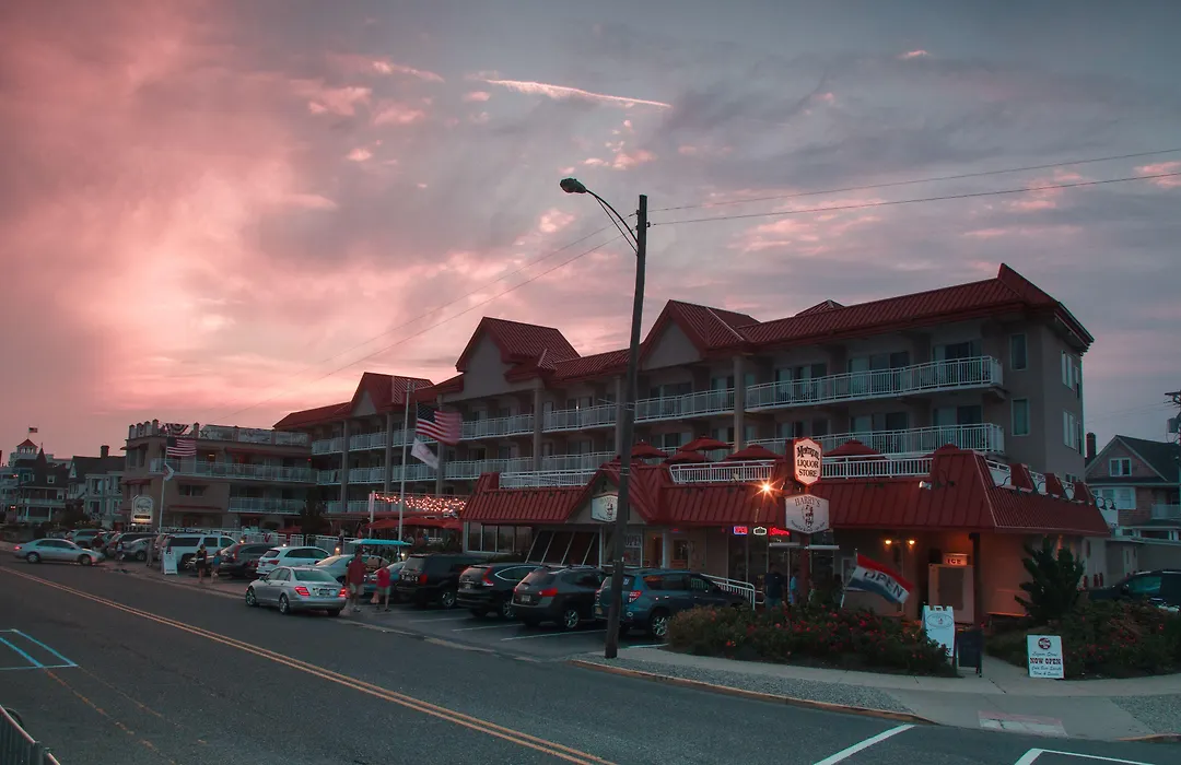 Montreal Beach Resort-1