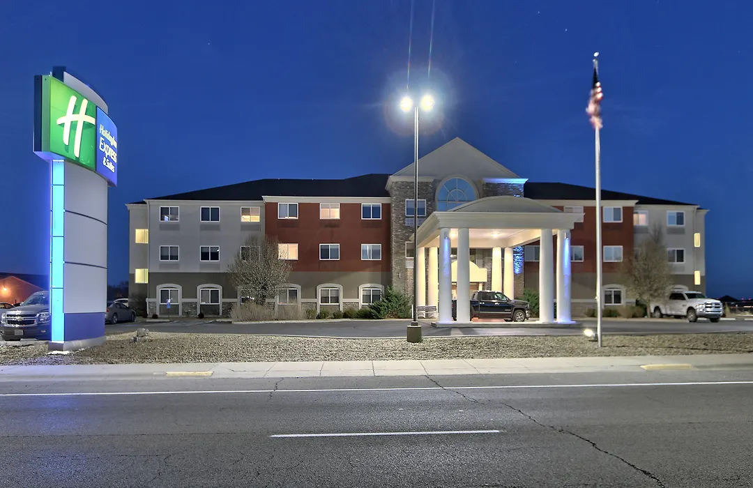 Holiday Inn Express & Suites Portales By Ihg-1
