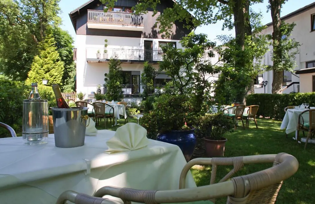 Buchnas Landhotel Saarschleife-1
