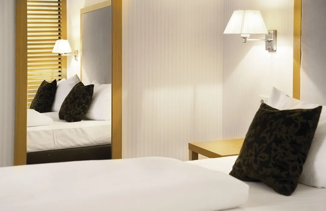 TOWNHOUSE Hotel-1