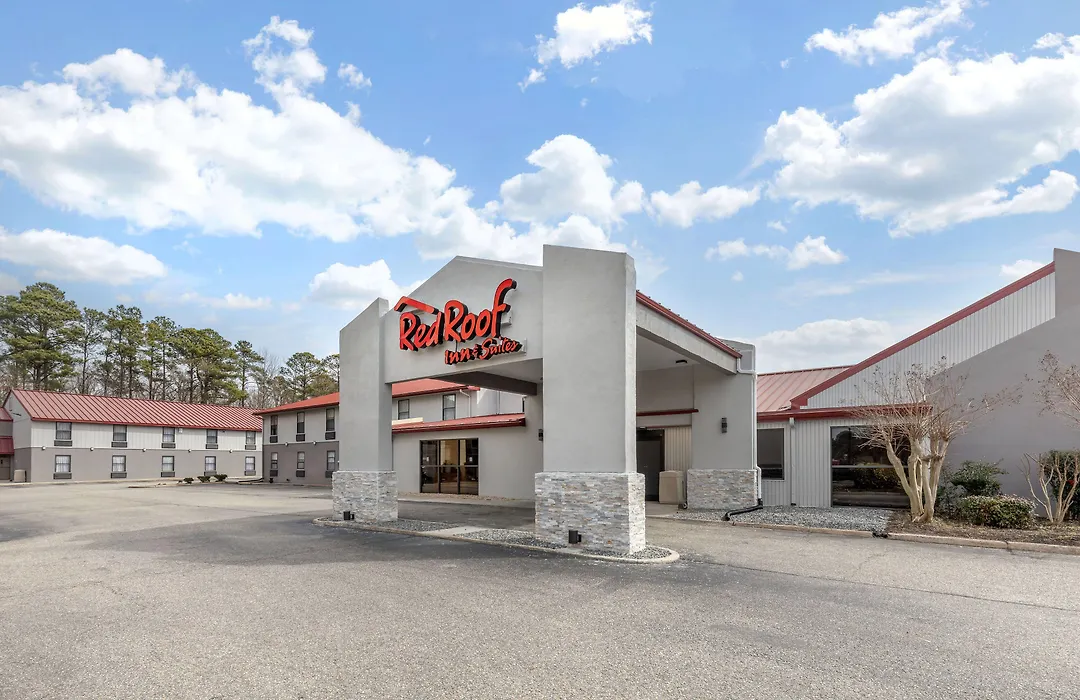 Red Roof Inn & Suites Newport News-1