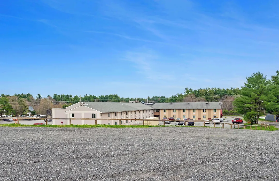 Americas Best Value Inn Foxboro-1