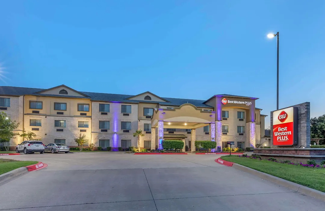 Best Western Plus Mansfield Inn & Suites-1