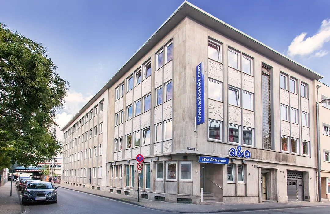 A&O Koeln Hauptbahnhof-1