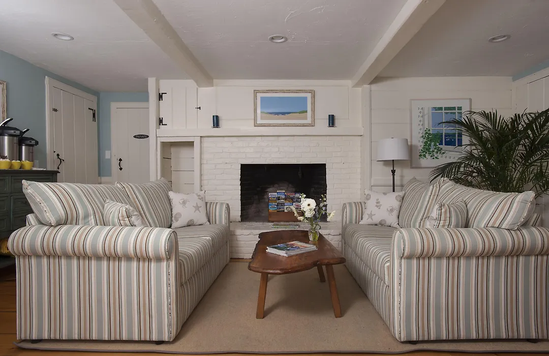 Chatham Seafarer Inn-1