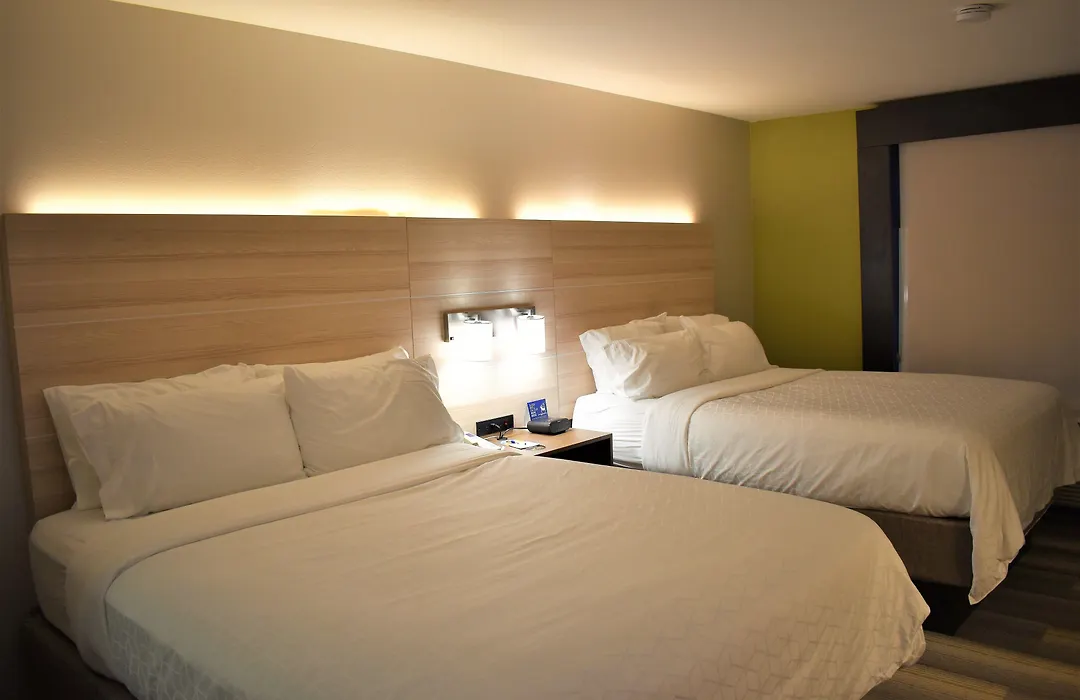 Holiday Inn Express Hotel & Suites Sedalia By Ihg-1