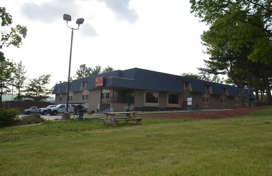 Econo Lodge Milldale - Southington-1