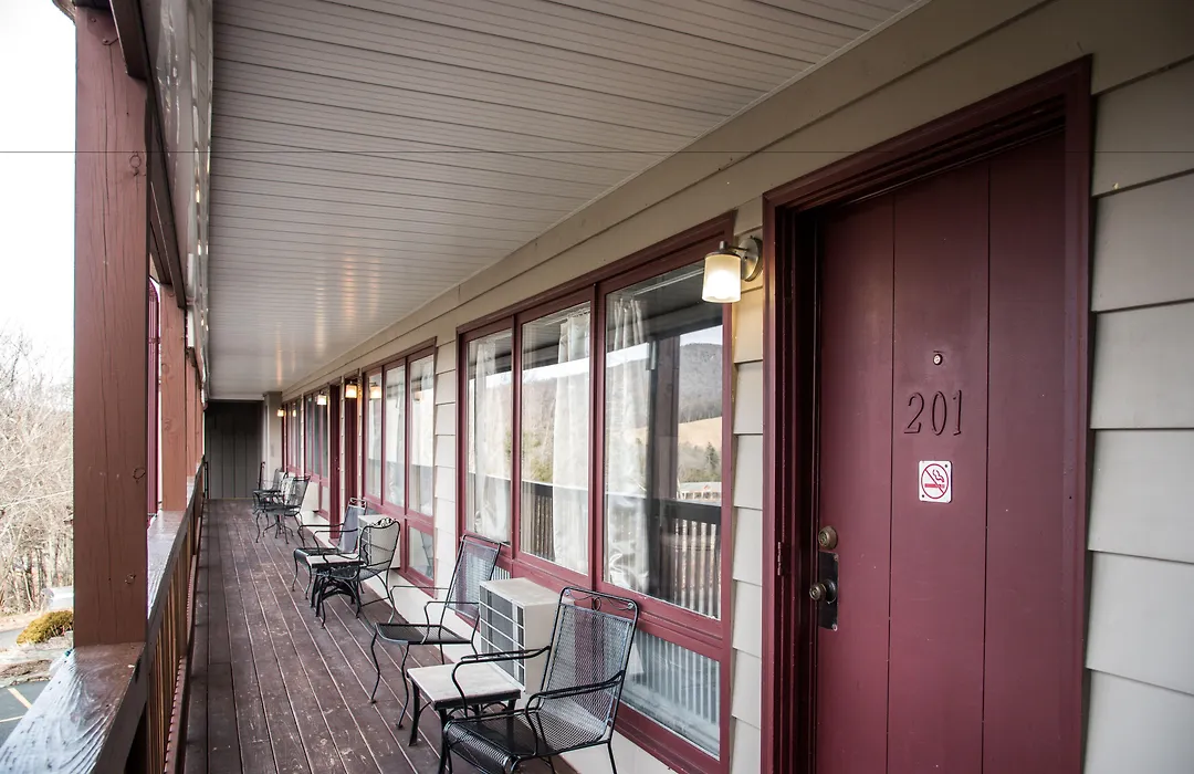 Cliff Dwellers Inn-1