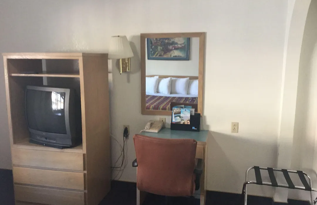 Rodeway Inn Beaumont-1