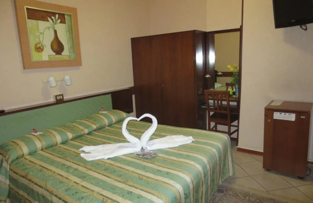 Hotel Italia City Center-1