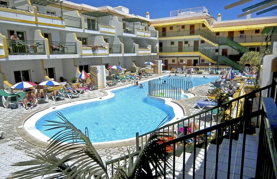 Caleta Garden-1