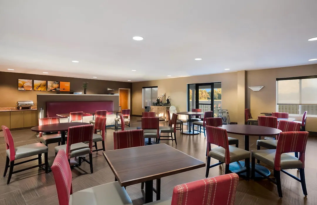 Comfort Suites Suffolk - Chesapeake-1