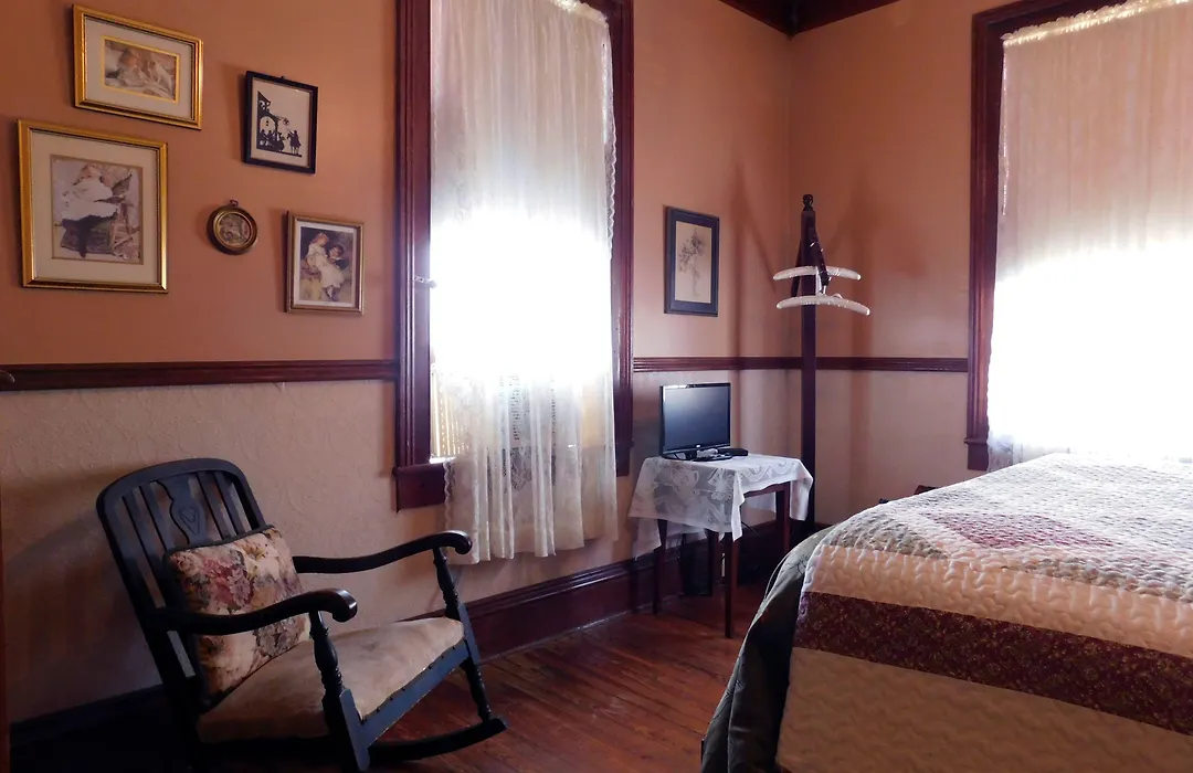 Pensacola Victorian Bed & Breakfast-1