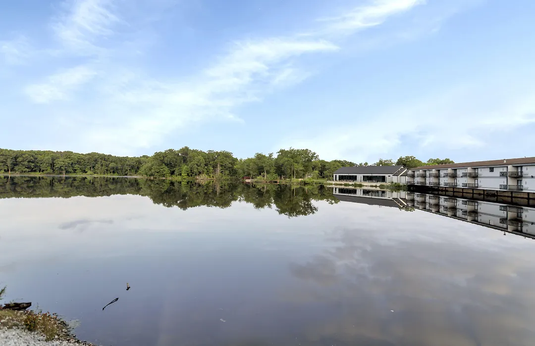 Waterbird Lakeside Inn-1