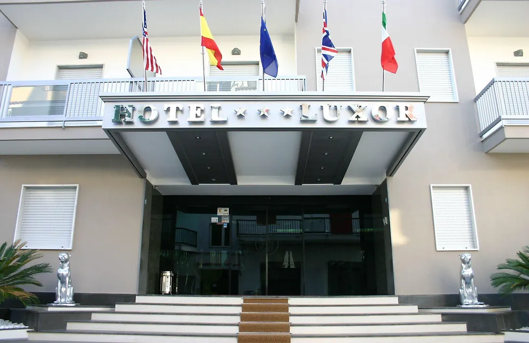 Hotel Luxor-1