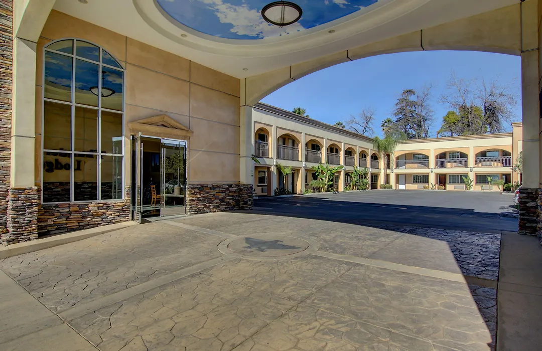 Thunderbird Lodge-1