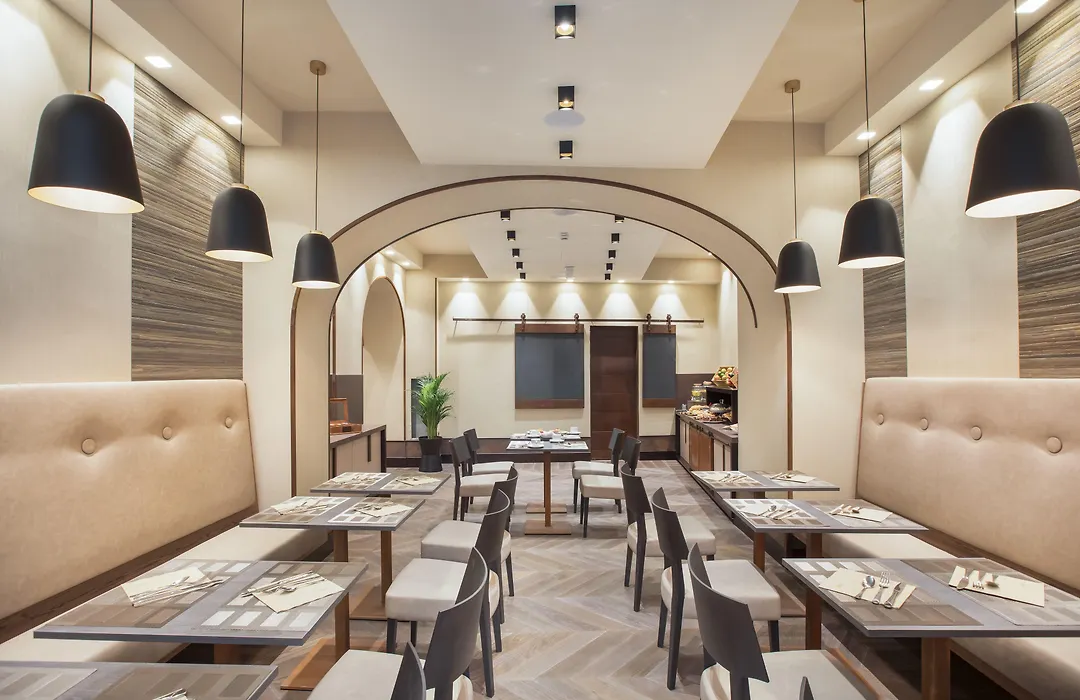 Solo Experience Hotel-1