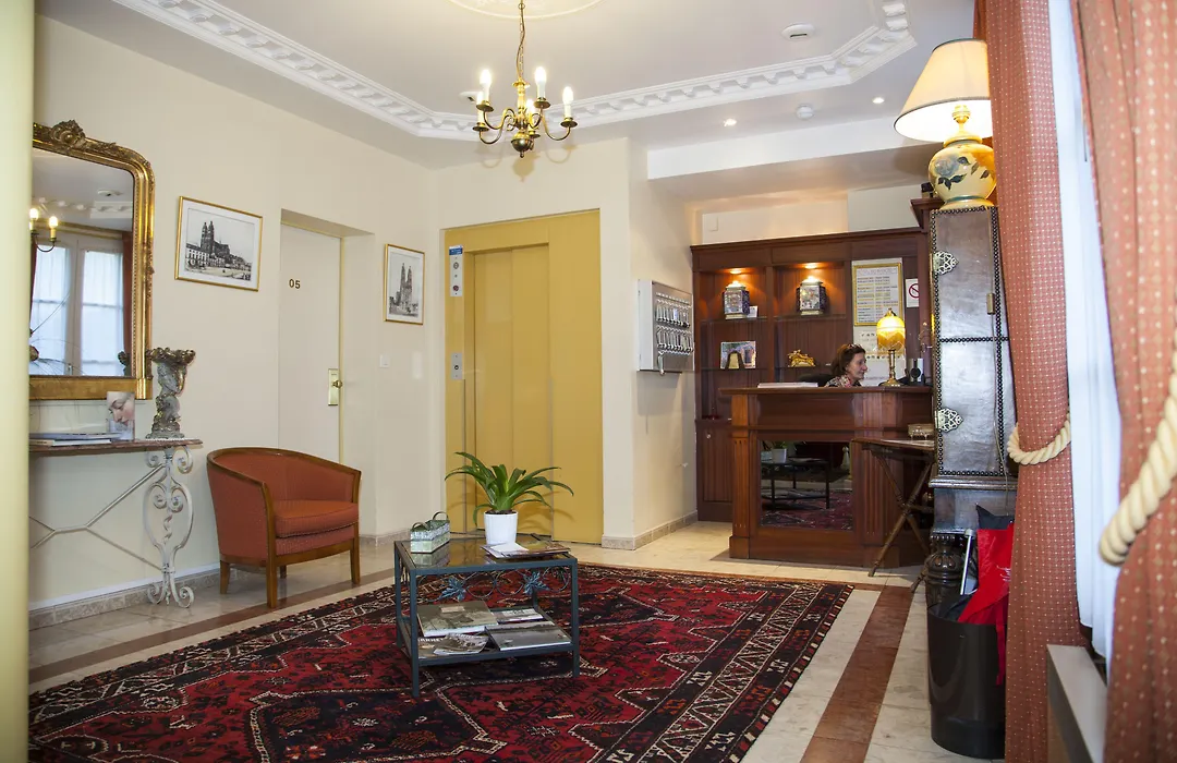 Hôtel Du Manoir-1